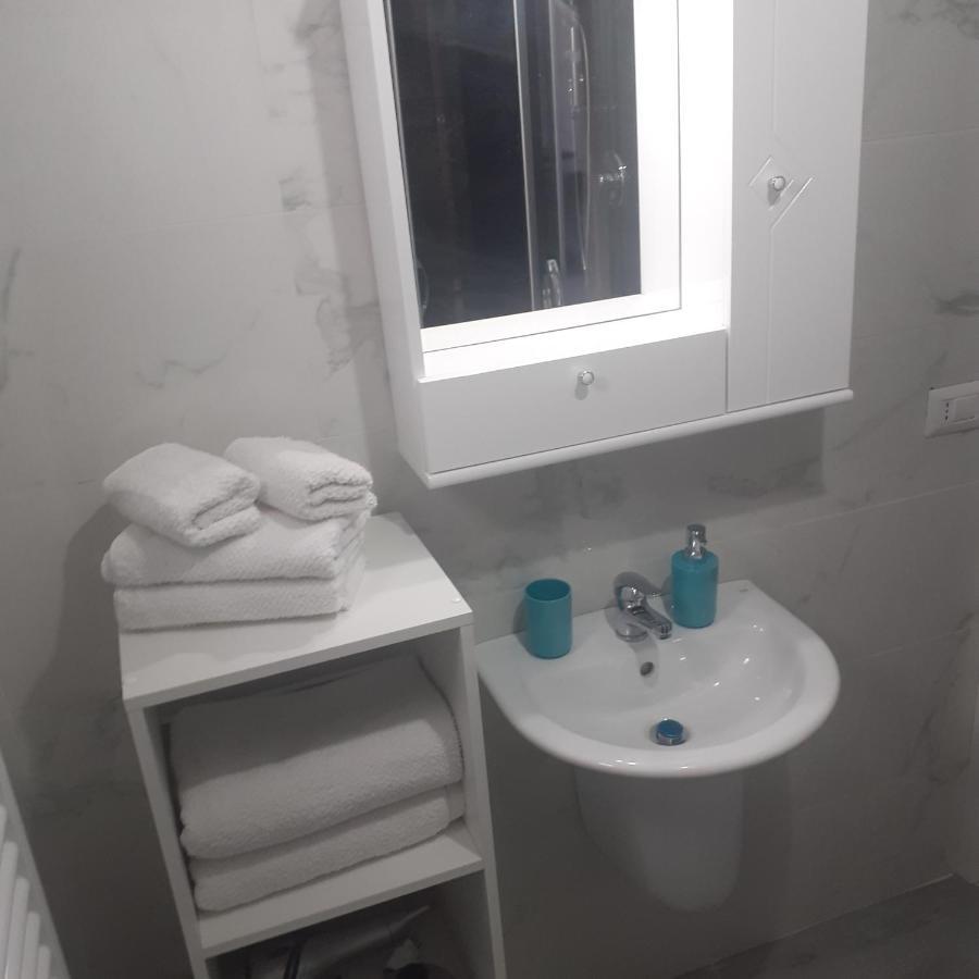 Aparthotel Palazzo Galante Margherita Di Savoia Esterno foto